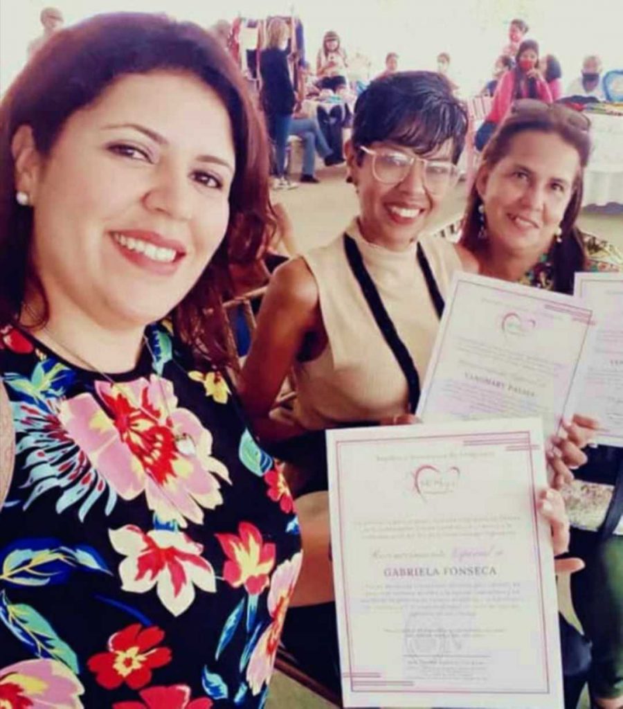 Mujeres de Fundadeporte reciben reconocimiento