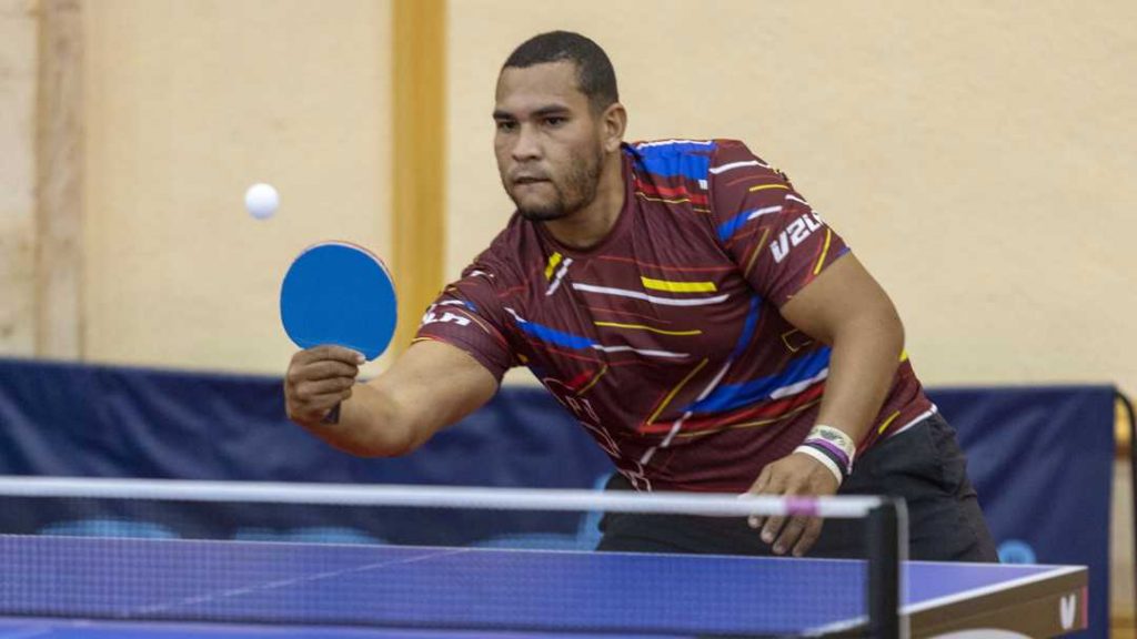 jugador tenis de mesa paralimpico