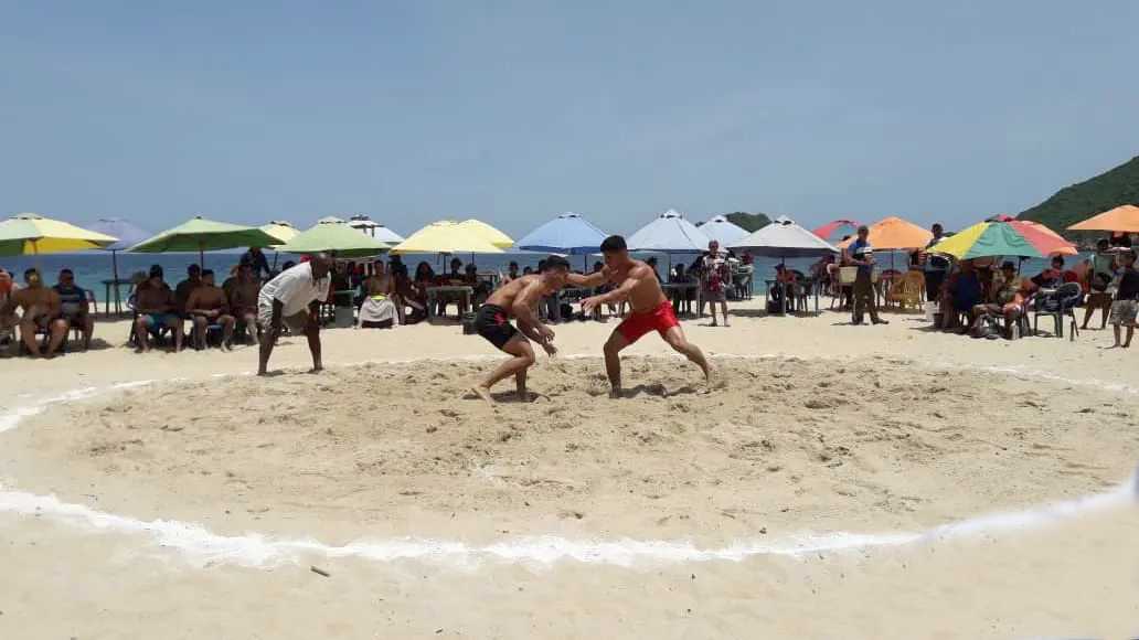 bahia de cata lucha carabobo