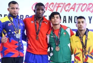 luchadores grecorromanos