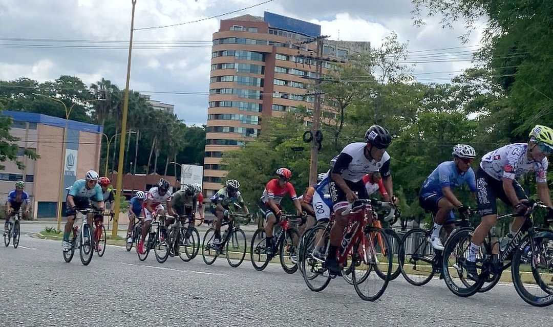 Campeonato Nacional Master de Ciclismo en el Paseo Cabriales de Valencia