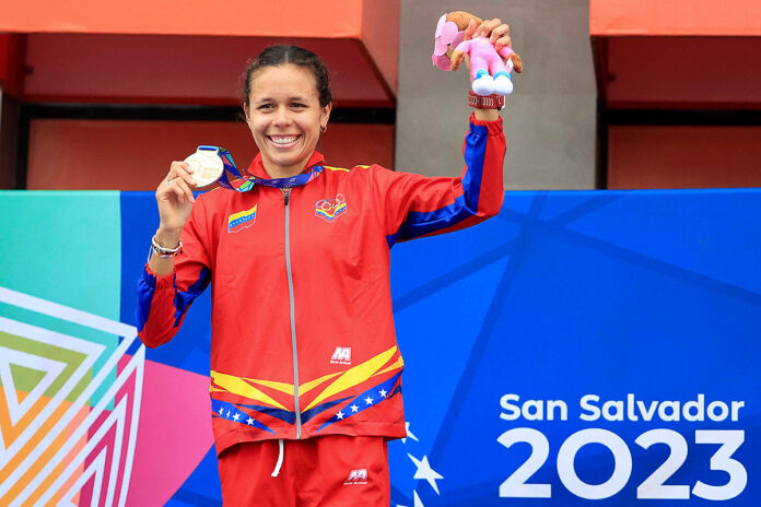 medalla de oro atletismo san salvador