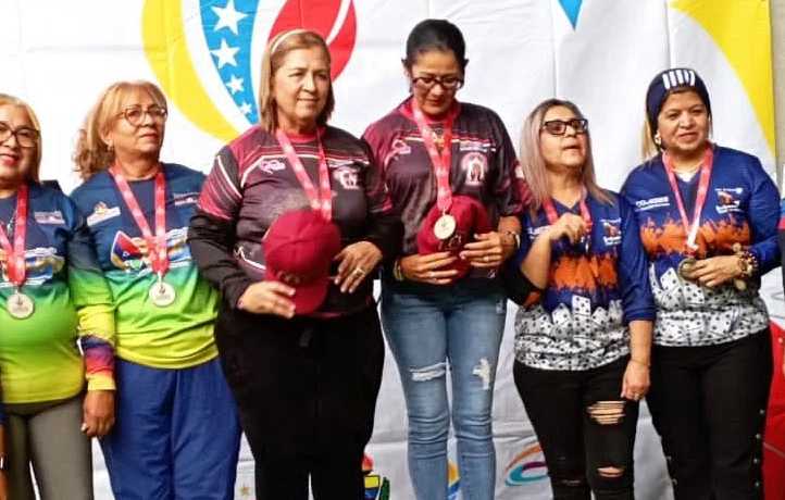 Domino carabobo femenino